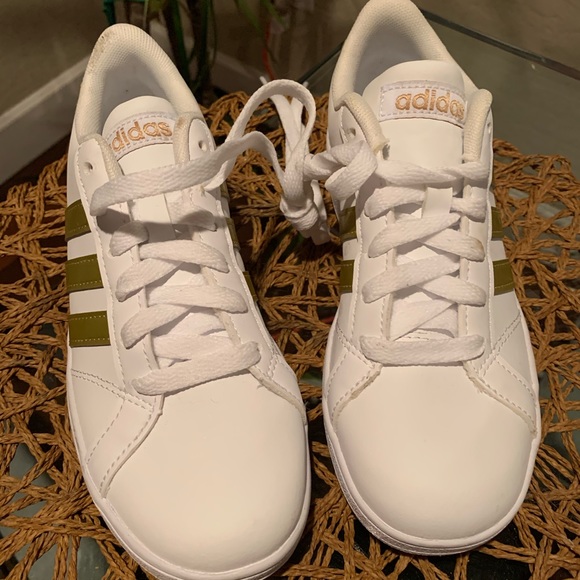 Adidas Superstar | Brand New | Youth 1.5 - Picture 5 of 5